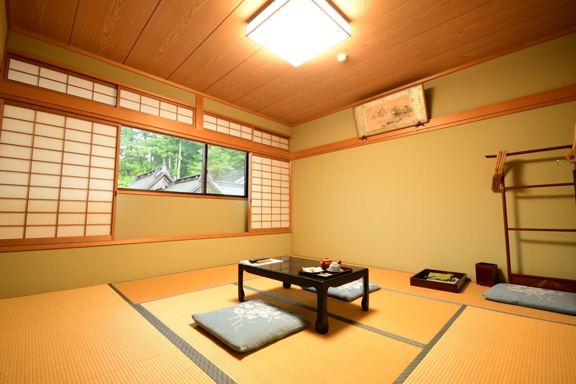 Koyasan Shukubo Fugenin Hotel Exterior photo